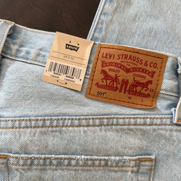 Levi’s 501 original lightwash high rise straight leg NWT 29 by 30 - Picture 5 of 11